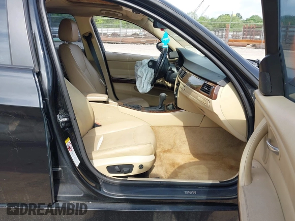 2006 BMW 3 Series 325i z VIN WBAVB13596KX34420, wystawiony jako IAAI lot #42138104 z przebiegiem Nie podano mil oraz . Historia ofert i sprzedaży dostępna na DreamBid. Obrazek 5.