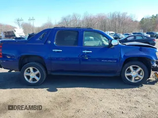 2013 Chevrolet Avalanche LT with VIN 3GNTKFE75DG180195, listed as a IAAI auction lot 41898991 with 119,154 mi miles and . Bid and sale history available at DreamBid. Image 13.