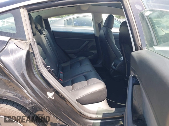 2020 Tesla Model 3 Standard Range Plus z VIN 5YJ3E1EA3LF611152, wystawiony jako IAAI lot #42256503 z przebiegiem 78 633 mil mil oraz . Historia ofert i sprzedaży dostępna na DreamBid. Obrazek 8.
