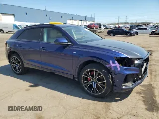 2023 Audi Q8 Premium Plus z VIN WA1EVBF1XPD017663, wystawiony jako Copart lot #54017405 z przebiegiem 22 800 mil mil oraz Czysty tytuł • Clean title. Historia ofert i sprzedaży dostępna na DreamBid. Obrazek 4.