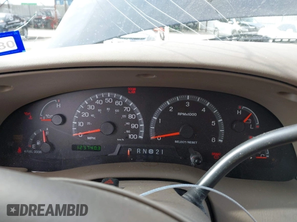 2000 Ford F-150 XL with VIN 1FTRX17L2YNB85627, listed as a IAAI auction lot 41377814 with 123,740 mi miles. Bid and sale history available at carsss.com. Image 7.