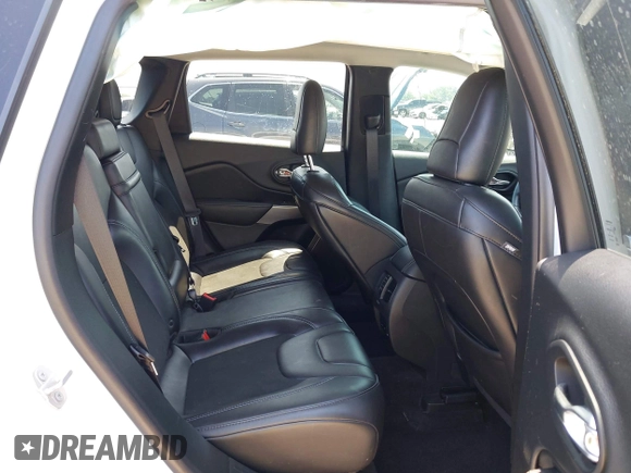 2019 Jeep Cherokee Latitude Plus z VIN 1C4PJLLB9KD232828, wystawiony jako IAAI lot #42373598 z przebiegiem 106 160 mil mil oraz . Historia ofert i sprzedaży dostępna na DreamBid. Obrazek 8.
