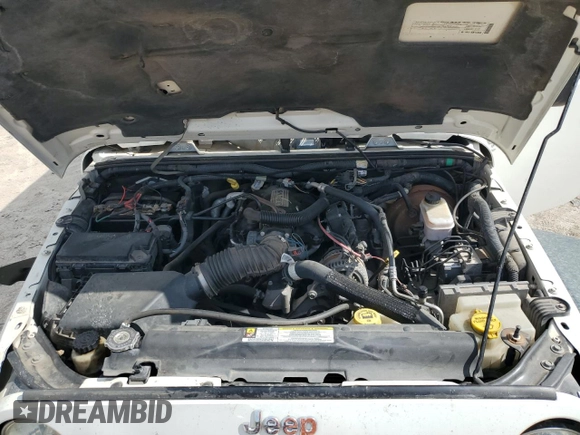 2008 Jeep Wrangler Unlimited Rubicon with VIN 1J8GA69198L547152, listed as a Copart auction lot 61539585 with 158,949 mi miles and Salvage title. Bid and sale history available at DreamBid. Image 12.