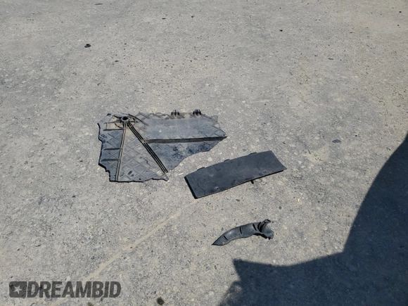 2023 Tesla Model 3 z VIN 5YJ3E1EA1PF684526, wystawiony jako Copart lot #50915345 z przebiegiem 14 109 mil mil oraz Szkoda całkowita • Salvage title. Historia ofert i sprzedaży dostępna na DreamBid. Obrazek 14.