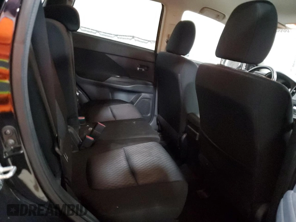 2014 Mitsubishi Outlander GT z VIN JA4JZ4AX2EZ013911, wystawiony jako Copart lot #60603715 z przebiegiem 78 547 mil mil oraz Szkoda całkowita • Salvage title. Historia ofert i sprzedaży dostępna na DreamBid. Obrazek 11.