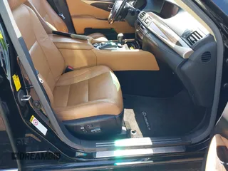 2013 Lexus LS 460 z VIN JTHCL5EF3D5019535, wystawiony jako IAAI lot #41985073 z przebiegiem 171 999 mil mil oraz . Historia ofert i sprzedaży dostępna na DreamBid. Obrazek 5.