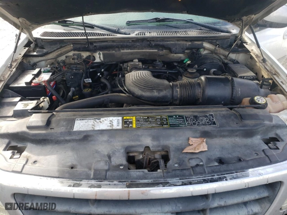 2002 Ford F-150 XLT with VIN 1FTRW07L12KA32310, listed as a Copart auction lot 44012485 with 200,586 mi miles and Salvage Title. Bid and sale history available at carsss.com. Image 11.