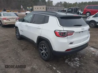 2024 Jeep Compass Limited with VIN 3C4NJDCN0RT151762, listed as a IAAI auction lot 41329742 with 587 mi miles and . Bid and sale history available at carsss.com. Image 3.