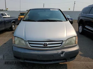 2001 Toyota Sienna CE with VIN 4T3ZF19C11U412899, listed as a Copart auction lot 70303244 with 190,025 mi miles and Salvage Title. Bid and sale history available at carsss.com. Image 5.