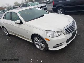 2012 Mercedes-Benz E-Class E 350 Luxury with VIN WDDHF5KB4CA625129, listed as a IAAI auction lot 42019597 with 104,003 mi miles. Bid and sale history available at carsss.com. Image 1.