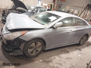 2013 Hyundai Sonata Hybrid Limited with VIN KMHEC4A44DA072580, listed as a IAAI auction lot 41489951 with 166,483 mi miles. Bid and sale history available at carsss.com. Image 15.