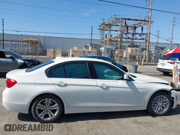 2016 BMW 3 Series 328i z VIN WBA8E9C56GK648695, wystawiony jako IAAI lot #42303074 z przebiegiem 106 192 mil mil oraz . Historia ofert i sprzedaży dostępna na DreamBid. Obrazek 13.