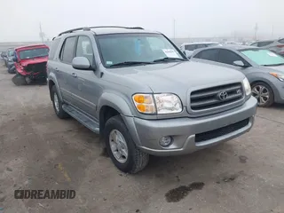 2003 Toyota Sequoia SR5 with VIN 5TDZT34A03S200882, listed as a IAAI auction lot 41664909 with 221,882 mi miles. Bid and sale history available at carsss.com. Image 1.