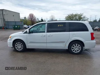 2016 Chrysler Town & Country Touring with VIN 2C4RC1BG3GR187720, listed as a IAAI auction lot 42088954 with 122,127 mi miles. Bid and sale history available at carsss.com. Image 14.