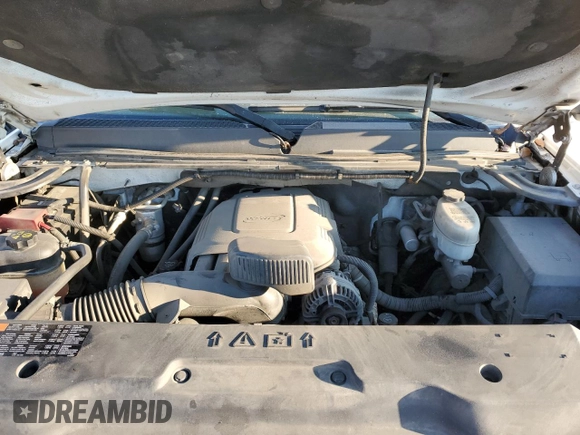 2011 GMC Sierra 2500HD Denali with VIN 1GT125CG4BF136605, listed as a Copart auction lot 83184234 with 221,476 mi miles and Salvage title. Bid and sale history available at DreamBid. Image 11.