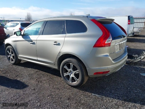 2015 Volvo XC60 T6 Platinum with VIN YV4902RM4F2733932, listed as a IAAI auction lot 41321986 with 103,845 mi miles. Bid and sale history available at carsss.com. Image 3.
