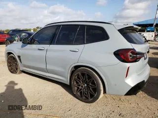 2022 BMW X3 M z VIN 5YM13EC01N9L57914, wystawiony jako Copart lot #38498483 z przebiegiem 17 261 mil mil oraz Szkody całkowita. Historia ofert i sprzedaży dostępna na DreamBid. Obrazek 2.