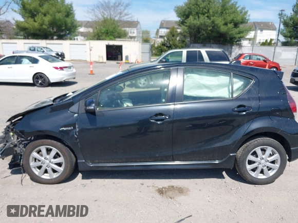 2017 Toyota Prius One z VIN JTDKDTB39H1591876, wystawiony jako IAAI lot #42086978 z przebiegiem 115 070 mil mil oraz . Historia ofert i sprzedaży dostępna na DreamBid. Obrazek 15.