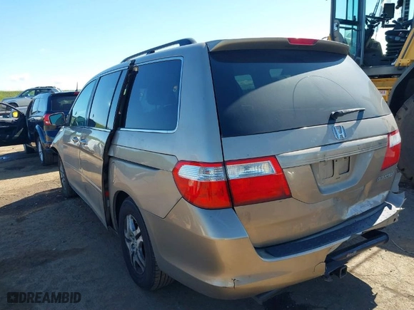 2007 Honda Odyssey EX-L with VIN 5FNRL38777B438009, listed as a IAAI auction lot 41684475 with 190,925 mi miles. Bid and sale history available at carsss.com. Image 3.