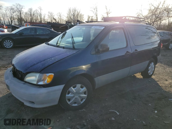 2002 Toyota Sienna CE with VIN 4T3ZF19C62U448900, listed as a Copart auction lot 48347055 with 207,018 mi miles and Salvage Title. Bid and sale history available at carsss.com. Image 1.