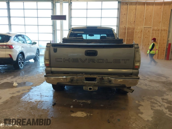 2006 Chevrolet Silverado 1500 Work Truck with VIN 1GCEC19X76Z300027, listed as a IAAI auction lot 41378404 with 171,637 mi miles. Bid and sale history available at carsss.com. Image 17.