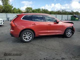 2021 Volvo XC60 Momentum z VIN YV4102DK6M1760331, wystawiony jako Copart lot #46065995 z przebiegiem 22 703 mil mil oraz Szkoda całkowita • Salvage title. Historia ofert i sprzedaży dostępna na DreamBid. Obrazek 3.