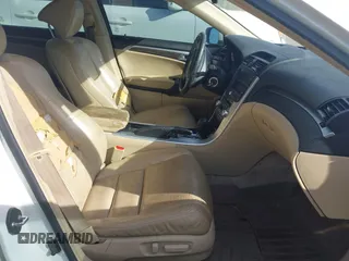 2008 Acura TL with VIN 19UUA66288A033751, listed as a IAAI auction lot 41502588 with 204,074 mi miles. Bid and sale history available at carsss.com. Image 5.