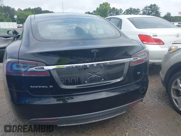 2013 Tesla Model S с VIN 5YJSA1DG7DFP26402, выставлен на аукционе IAAI как лот 42195726 с пробегом 100 890 миль миль и . История ставок и продаж доступна на DreamBid. Изображение 16.