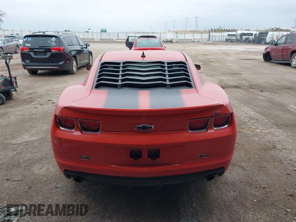 2012 Chevrolet Camaro 1LT z VIN 2G1FB1E36C9205287, wystawiony jako IAAI lot #42076941 z przebiegiem 86 155 mil mil oraz . Historia ofert i sprzedaży dostępna na DreamBid. Obrazek 17.