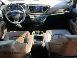 2018 Chrysler Pacifica Limited z VIN 2C4RC1GG2JR122308, wystawiony jako Copart lot #62636694 z przebiegiem 52 189 mil mil oraz Szkody całkowita. Historia ofert i sprzedaży dostępna na DreamBid. Obrazek 8.