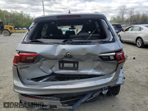 2024 Volkswagen Tiguan SE R-Line Black with VIN 3VVCB7AXXRM129869, listed as a Copart auction lot 53387585 with 8,563 mi miles and Salvage title. Bid and sale history available at DreamBid. Image 6.