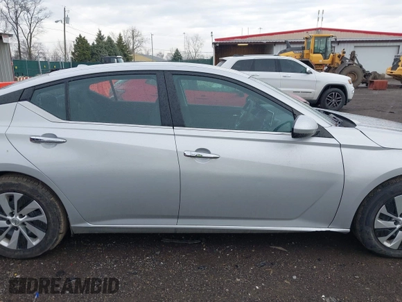 2020 Nissan Altima S z VIN 1N4BL4BV5LC208609, wystawiony jako IAAI lot #41894171 z przebiegiem 88 658 mil mil oraz . Historia ofert i sprzedaży dostępna na DreamBid. Obrazek 13.