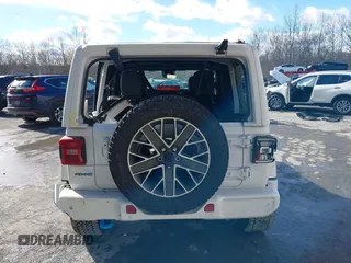 2024 Jeep Wrangler High Altitude z VIN 1C4RJXU60RW176763, wystawiony jako IAAI lot #41508931 z przebiegiem 11 026 mil mil oraz . Historia ofert i sprzedaży dostępna na DreamBid. Obrazek 17.