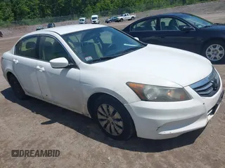 2011 Honda Accord LX z VIN 1HGCP2F33BA011935, wystawiony jako IAAI lot #42556687 z przebiegiem 293 722 mil mil oraz . Historia ofert i sprzedaży dostępna na DreamBid. Obrazek 1.