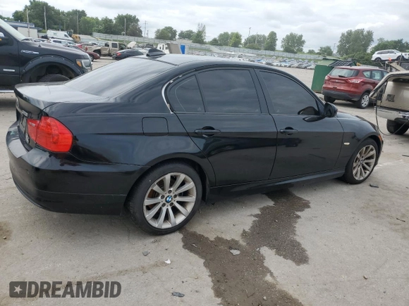 2011 BMW 3 Series 328i z VIN WBAPH7G54BNN02496, wystawiony jako Copart lot #60601785 z przebiegiem 156 459 mil mil oraz Czysty tytuł • Clean title. Historia ofert i sprzedaży dostępna na DreamBid. Obrazek 3.