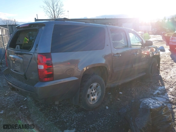 2013 Chevrolet Suburban LT with VIN 1GNSKJE76DR357951, listed as a IAAI auction lot 41195447 with 158,798 mi miles. Bid and sale history available at carsss.com. Image 4.