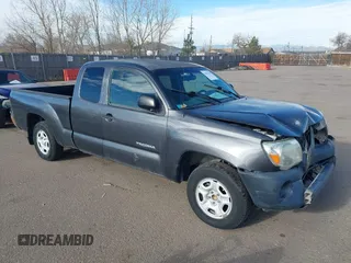2010 Toyota Tacoma z VIN 5TETX4CN8AZ715228, wystawiony jako IAAI lot #41671375 z przebiegiem 68 028 mil mil oraz . Historia ofert i sprzedaży dostępna na DreamBid. Obrazek 1.