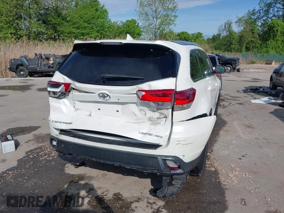 2019 Toyota Highlander Limited with VIN 5TDDZRFH8KS968209, listed as a IAAI auction lot 42141556 with 77,052 mi miles and . Bid and sale history available at DreamBid. Image 17.