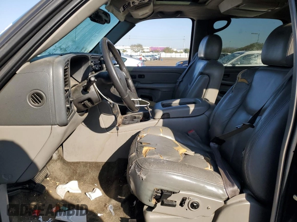 2004 Chevrolet Suburban LT with VIN 3GNEC16T84G296723, listed as a Copart auction lot 42646365 with 0 mi miles and Salvage Title. Bid and sale history available at carsss.com. Image 7.