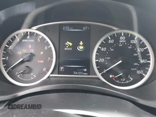 2017 Nissan Sentra SR z VIN 3N1AB7AP4HY398157, wystawiony jako IAAI lot #42201264 z przebiegiem 74 131 mil mil oraz . Historia ofert i sprzedaży dostępna na DreamBid. Obrazek 7.