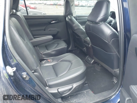 2022 Toyota Highlander XLE with VIN 5TDGZRBH6NS591080, listed as a IAAI auction lot 42271952 with 36,895 mi miles and . Bid and sale history available at DreamBid. Image 8.