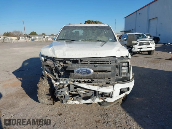 2017 Ford Super Duty F-250 SRW Lariat with VIN 1FT7W2BT3HEF21695, listed as a IAAI auction lot 41321439 with 136,063 mi miles. Bid and sale history available at carsss.com. Image 12.