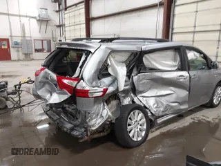 2017 Toyota Sienna LE with VIN 5TDJZ3DC9HS185755, listed as a IAAI auction lot 41838859 with 42,992 mi miles. Bid and sale history available at carsss.com. Image 4.
