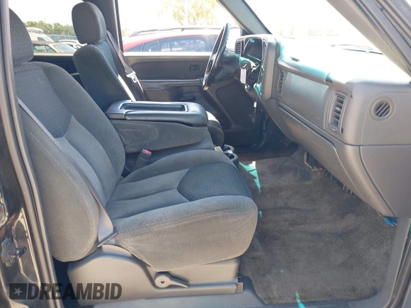 2003 Chevrolet Avalanche with VIN 3GNEC13T03G328843, listed as a IAAI auction lot 42059671 with 210,159 mi miles. Bid and sale history available at carsss.com. Image 5.