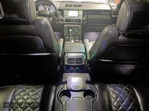2011 Land Rover Range Rover SC z VIN SALMF1E46BA357805, wystawiony jako Copart lot #59821445 z przebiegiem 120 381 mil mil oraz Czysty tytuł • Clean title. Historia ofert i sprzedaży dostępna na DreamBid. Obrazek 9.