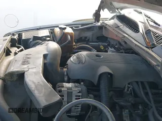 2002 Chevrolet Suburban LS with VIN 3GNFK16Z02G225380, listed as a IAAI auction lot 41324572 with 427,971 mi miles and . Bid and sale history available at DreamBid. Image 13.