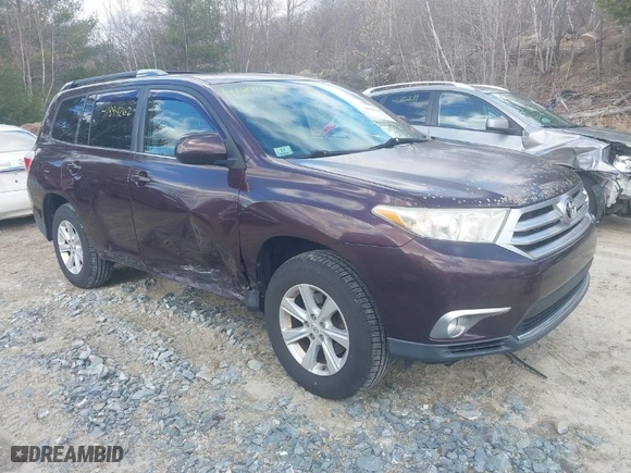 2011 Toyota Highlander with VIN 5TDBK3EH8BS059381, listed as a IAAI auction lot 41894262 with 138,520 mi miles. Bid and sale history available at carsss.com. Image 1.