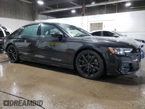 2023 Audi S8 z VIN WAULSAF84PN009501, wystawiony jako Copart lot #62595324 z przebiegiem 18 928 mil mil oraz Szkoda całkowita • Salvage title. Historia ofert i sprzedaży dostępna na DreamBid. Obrazek 4.