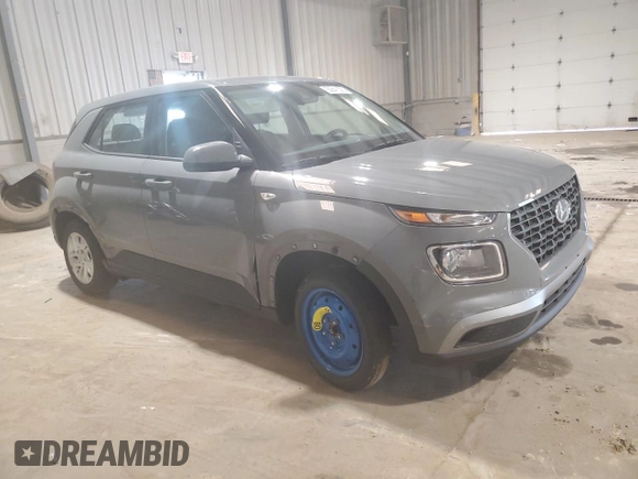 2022 Hyundai Venue SE z VIN KMHRB8A36NU141921, wystawiony jako Copart lot #55641025 z przebiegiem 12 611 mil mil oraz Szkoda całkowita • Salvage title. Historia ofert i sprzedaży dostępna na DreamBid. Obrazek 4.
