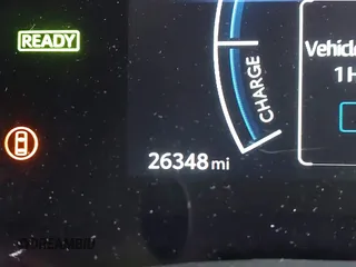 2025 Toyota Camry LE z VIN 4T1DAACK7SU531768, wystawiony jako IAAI lot #42187559 z przebiegiem 26 348 mil mil oraz . Historia ofert i sprzedaży dostępna na DreamBid. Obrazek 16.